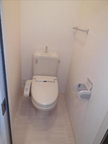トイレ　ウォシュレット完備ですよ