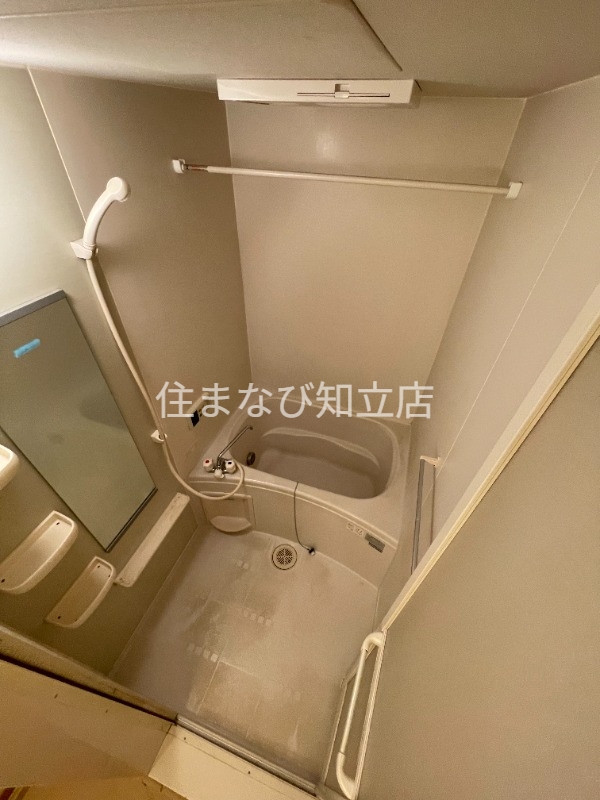 バス・シャワールーム　改装前（清掃前）同型別部屋写真