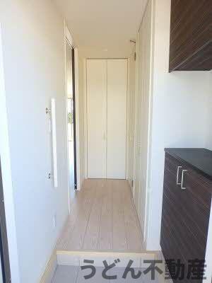 玄関　うどん県のお部屋探しはうどん不動産へ うどんちゃんとLINE