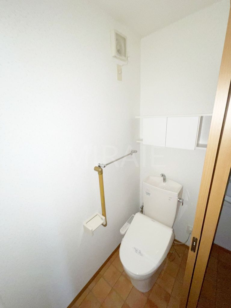 トイレ　別号室参考写真