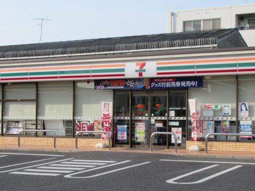 コンビニ　セブンイレブン長久手井堀（コンビニ）まで596m