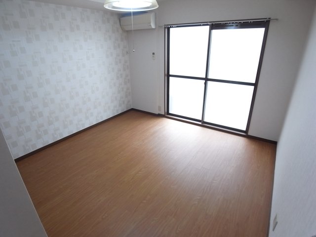 住吉VALORE2の居間写真