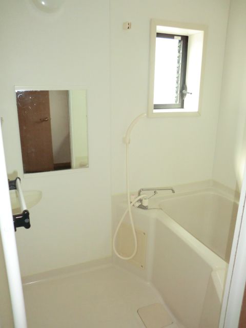 バス・シャワールーム　別部屋参考画像
