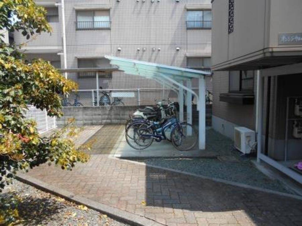 駐車場　駐輪場