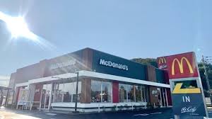 飲食店　マクドナルド 仏生山店（飲食店）まで518m