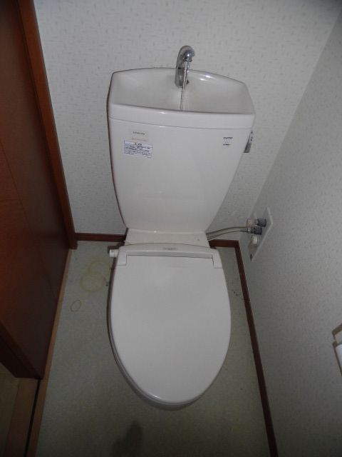トイレ　他号室の写真になります。