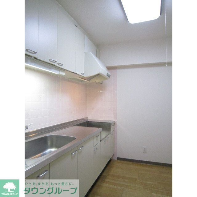 キッチン　※同タイプ別部屋の写真になります。