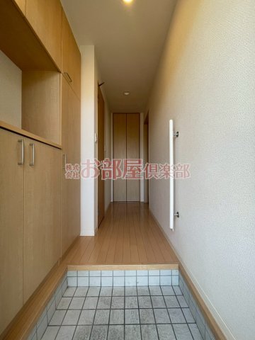 玄関　収納もある玄関です