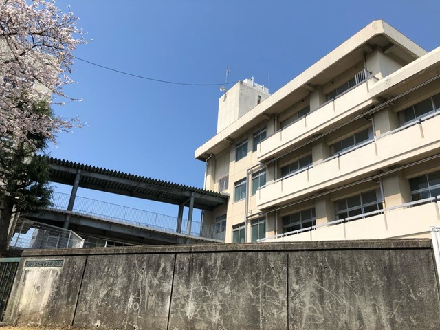 中学校　岡山市立妹尾中学校（中学校）まで552m