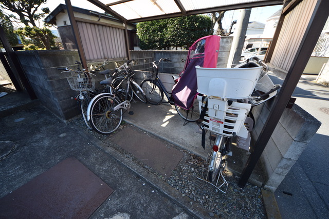 その他共有部分　～自転車はこちらです～