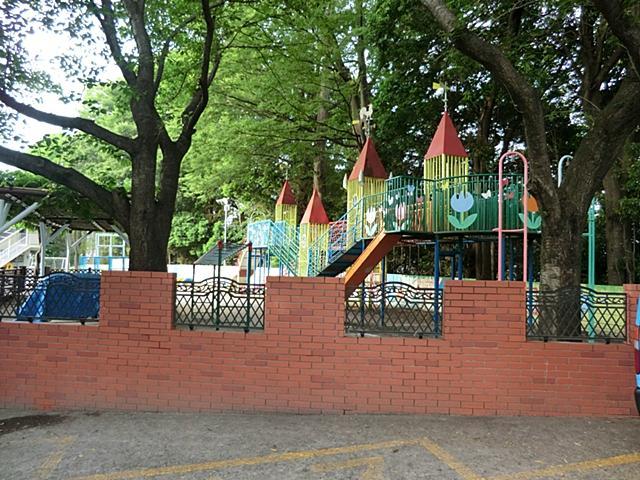 幼稚園・保育園　小山白ゆり幼稚園（幼稚園・保育園）まで733m