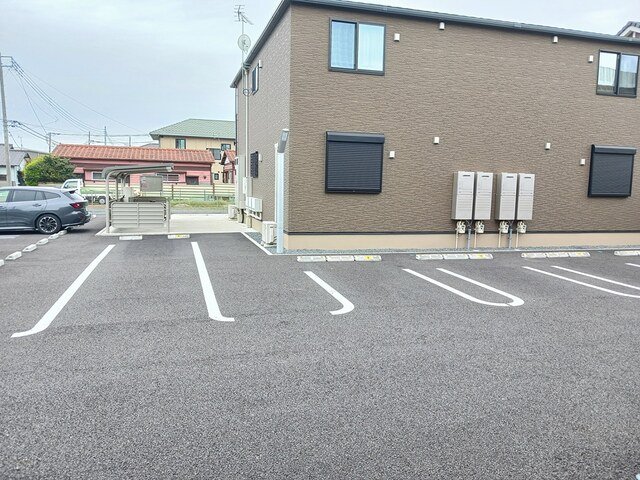 駐車場　駐車場に車を止められます