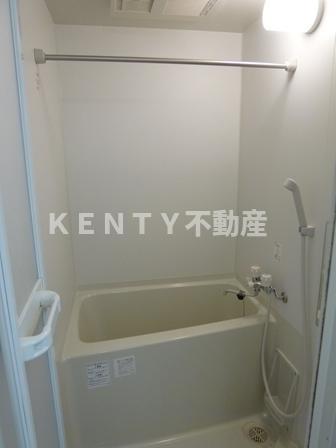 バス・シャワールーム　コンパクトで使いやすいお風呂です
