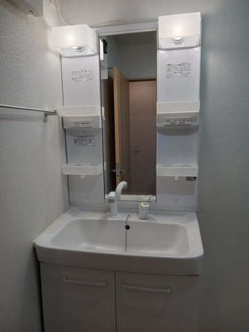 洗面設備　使いやすい洗面所です