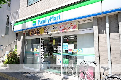 コンビニ　ファミリーマート入谷二丁目店（コンビニ）まで380m