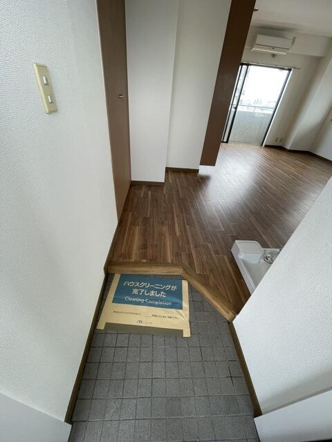 玄関　?
