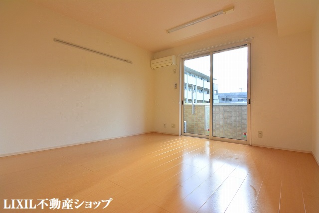 居室・リビング　１２．５帖の洋室です。
