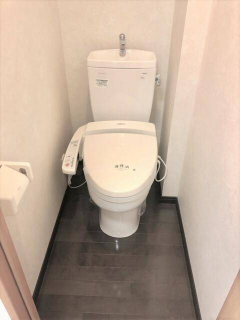 トイレ　温水洗浄便座機能です