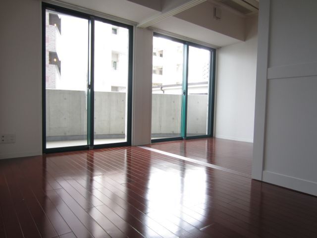 居室・リビング　明るいお部屋です。