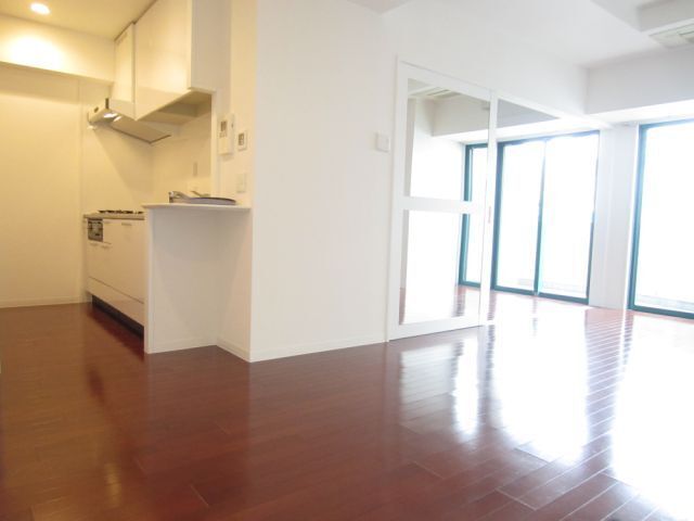 居室・リビング　フローリングのお部屋です。