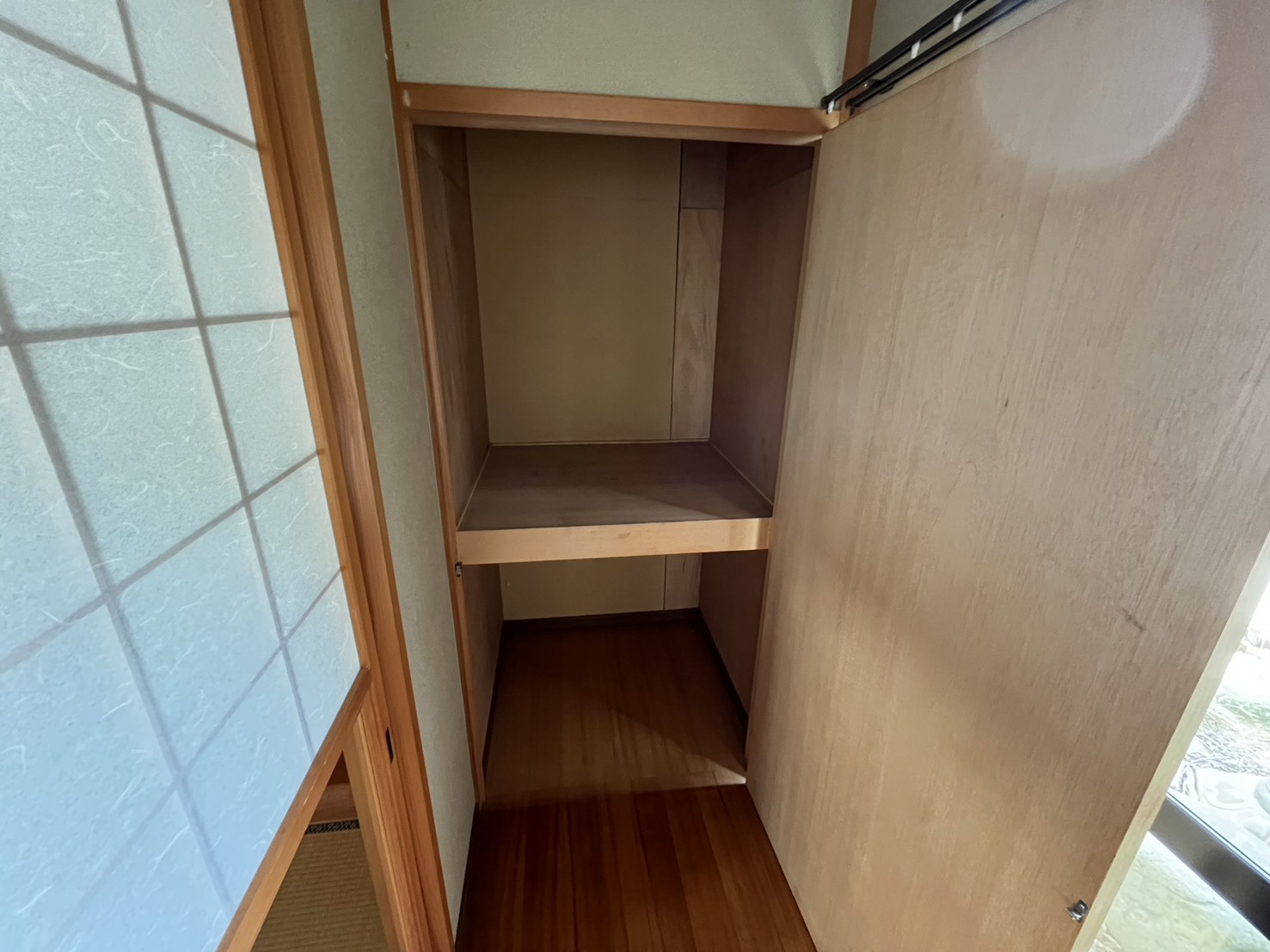 彦根市芹川町貸家の内装写真