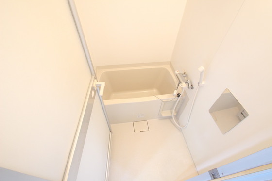 バス・シャワールーム　※別部屋の写真です