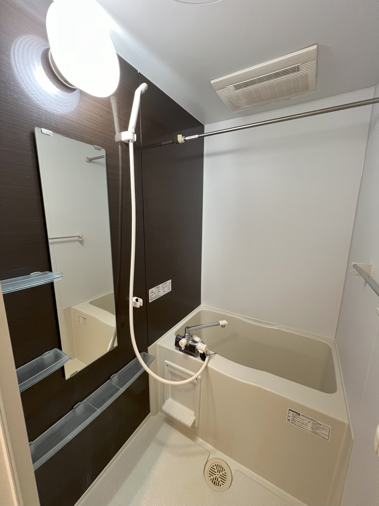 バス・シャワールーム　同マンション別部屋