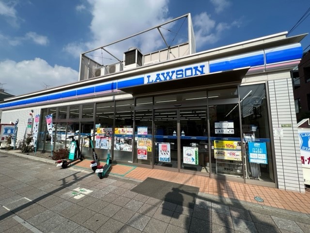 コンビニ　ローソン世田谷三軒茶屋一丁目店（コンビニ）まで222m