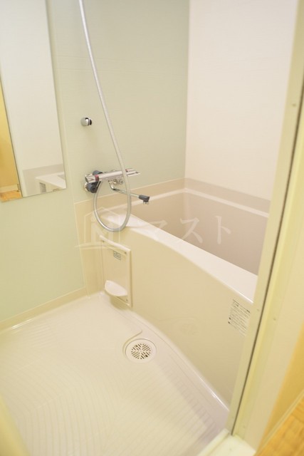 バス・シャワールーム　※お部屋によりカラーが違います。
