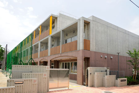 中学校　豊島区立西池袋中学校（中学校）まで248m