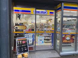 コンビニ　ミニストップ 上野池之端店（コンビニ）まで103m