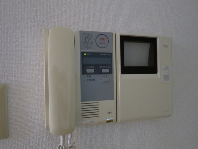 セキュリティ　お顔も確認できて安心のモニタ付きインターホン完備です♪