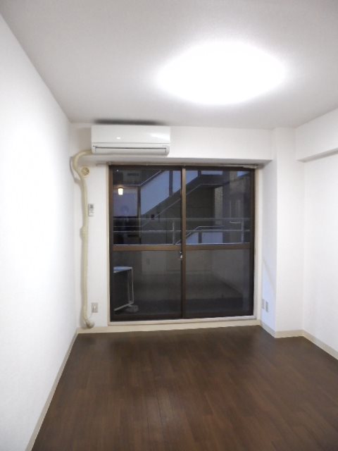 居室・リビング　※別部屋参考写真となります。