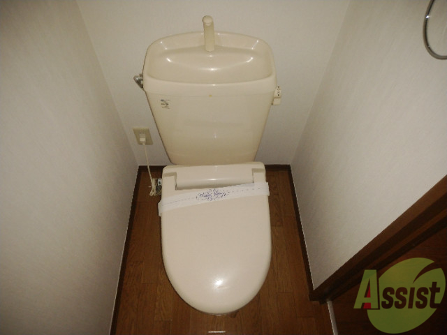 トイレ　トイレは綺麗で使いやすいシンプルなものになっています。