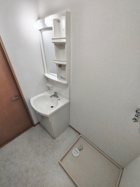 洗面設備　★★洗面所には身支度に便利な洗面化粧台があります♪★★