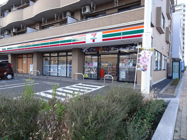 コンビニ　セブンイレブン仙台小鶴新田駅前（コンビニ）まで750m