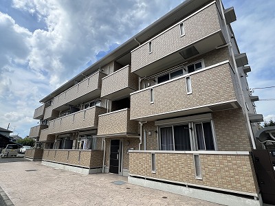 建物外観　☆軽量鉄骨造3階建☆