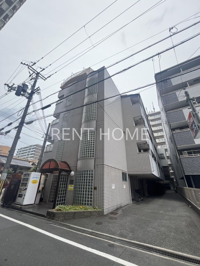 建物外観　敷金・礼金ゼロと初期費用もスマートに抑えられます。