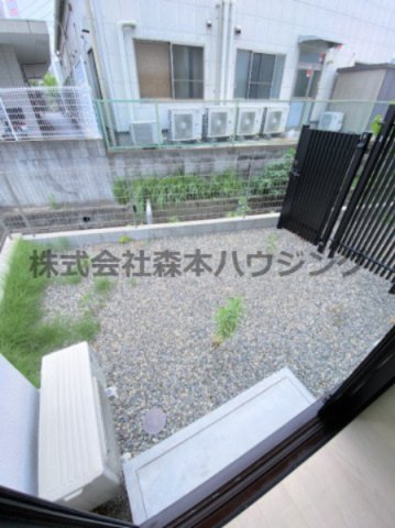バルコニー　広々とした専用テラススペースです