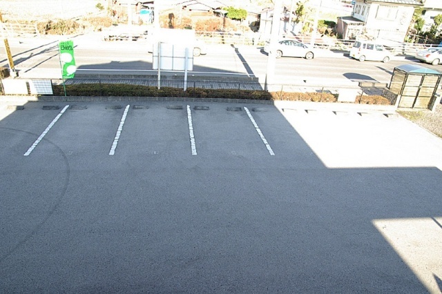 駐車場　Ａ棟前