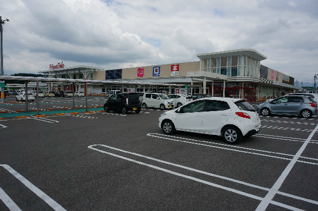スーパー　フレンドマート日野店（スーパー）まで769m