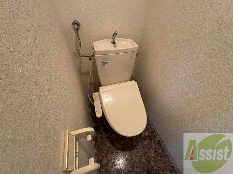 トイレ　トイレです。ウォシュレット付を探している方、おすすめです。