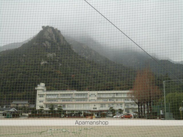 小学校　防府市立右田小学校（小学校）まで1515m
