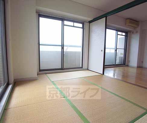 居室・リビング　和室のお部屋は落ち着きますね。