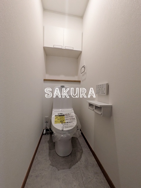 トイレ　嬉しい温水洗浄便座♪