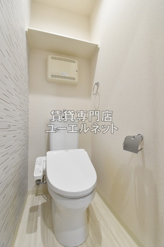 トイレ　温水洗浄便座付き
