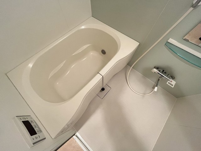 バス・シャワールーム　コンパクトで使いやすいお風呂です