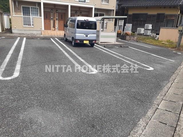 駐車場　敷地内に駐車場も完備(^^)/