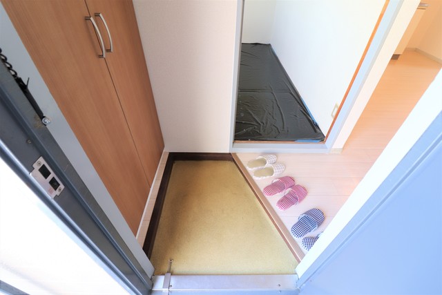 玄関　下駄箱付き　玄関