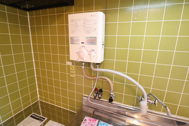 その他設備　瞬間湯沸かし器